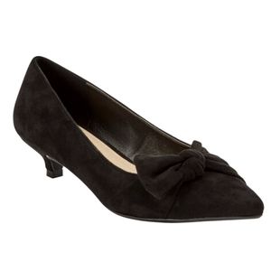 NIB Pretty Vegan Suede Kitten Heel Pumps